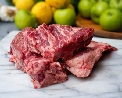 Свинина на кости охлаждённая 1 кг - купить в Никитино